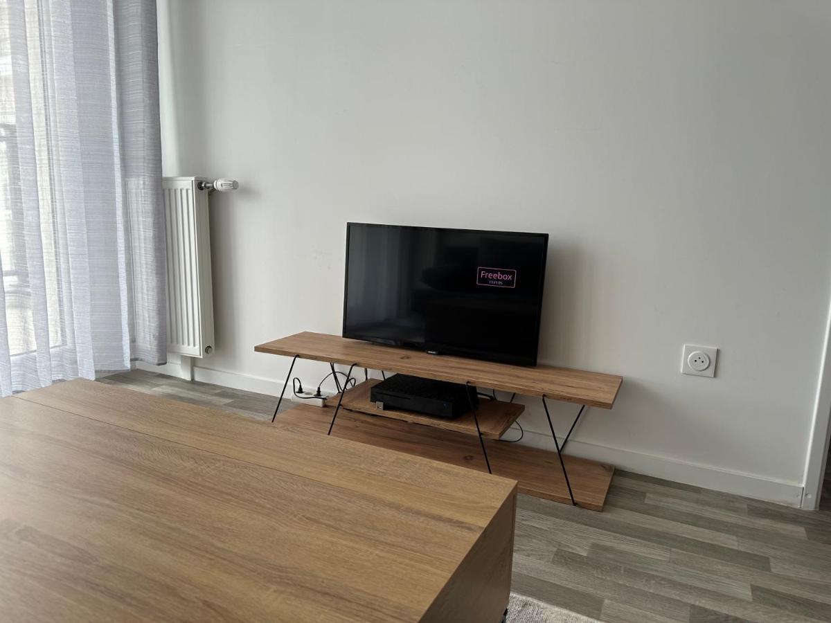 Agreable 2 Pieces Avec Balcon Et Parking Transports By Immo Kit Bnb ซาร์คเซลส์ ภายนอก รูปภาพ