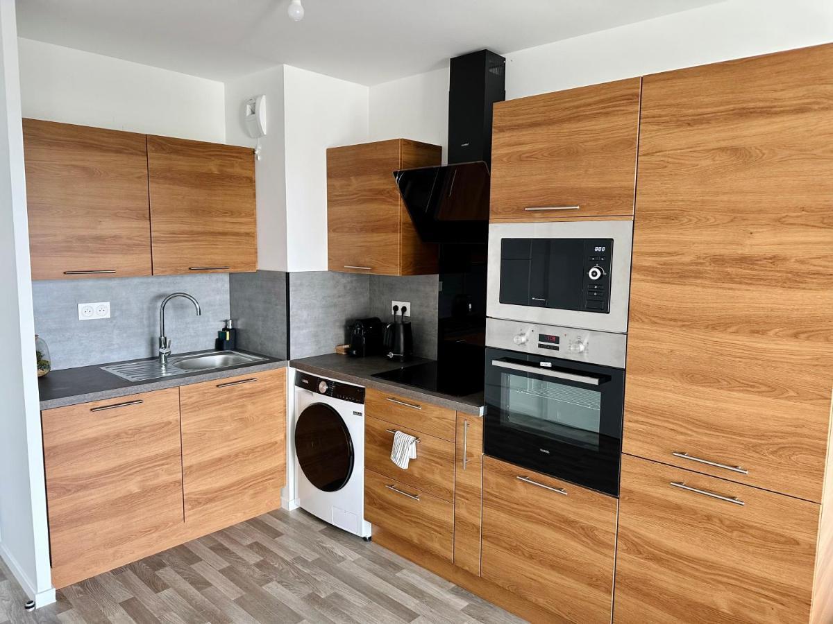 Agreable 2 Pieces Avec Balcon Et Parking Transports By Immo Kit Bnb ซาร์คเซลส์ ภายนอก รูปภาพ