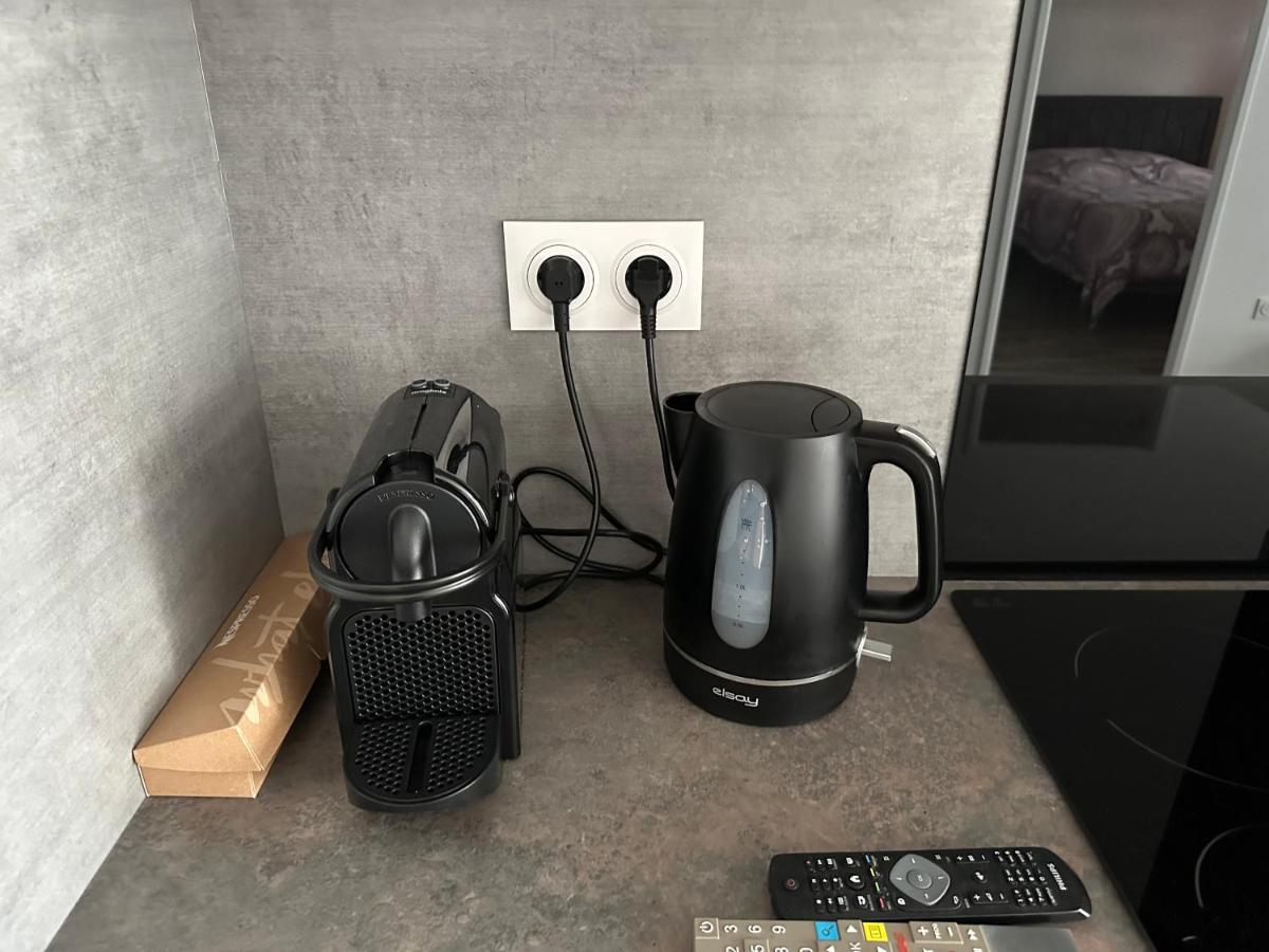 Agreable 2 Pieces Avec Balcon Et Parking Transports By Immo Kit Bnb ซาร์คเซลส์ ภายนอก รูปภาพ